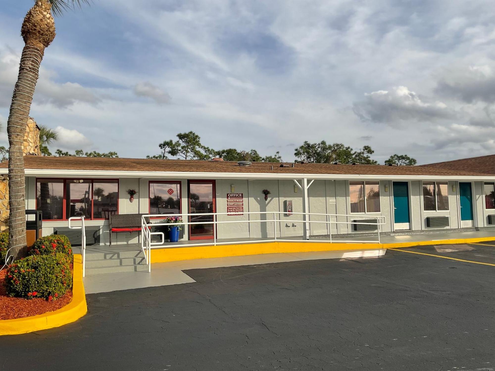 Knights Inn Punta Gorda Exterior photo