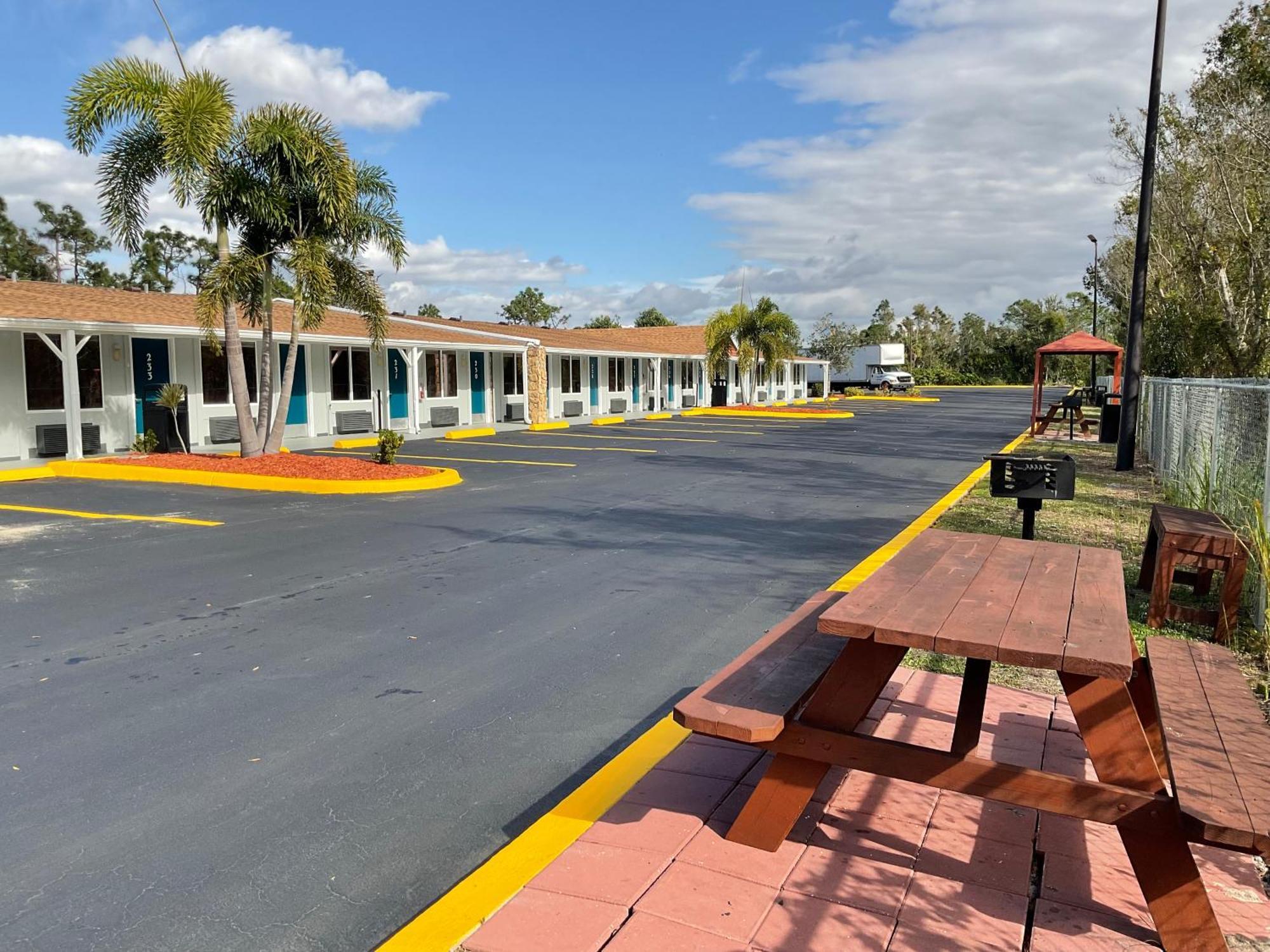 Knights Inn Punta Gorda Exterior photo